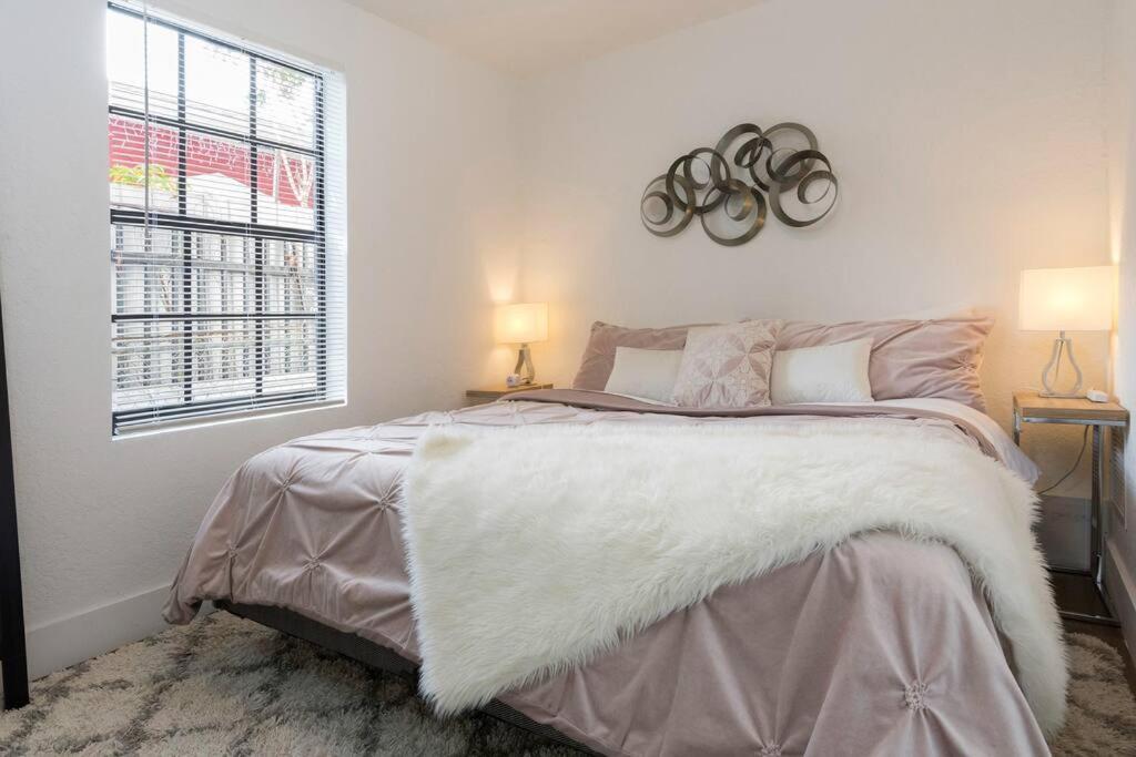 Lovely Apartment Near Brickell 1 マイアミ エクステリア 写真